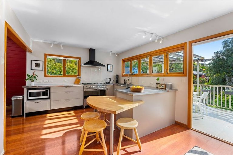 Photo of property in 14 Moore Street, Hillcrest, Auckland, 0627