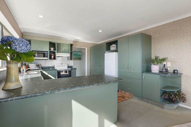 Photo of property in 49 Battiscombe Terrace, Waitara, 4320