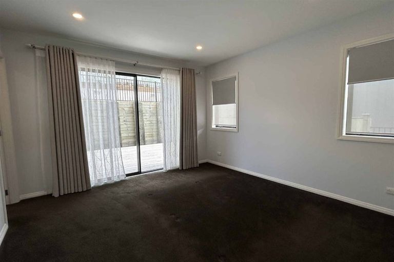Photo of property in 4 Craigs Way, Hobsonville, Auckland, 0616