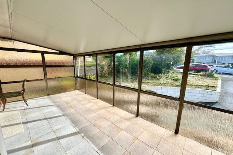 Photo of property in 45 Woodford Avenue, Henderson, Auckland, 0610