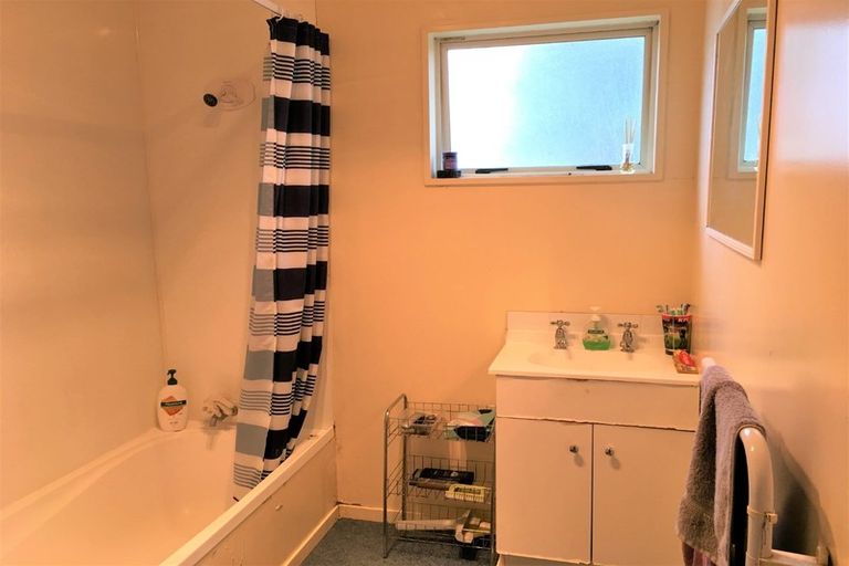 Photo of property in 8 Finsbury Street, Islington, Christchurch, 8042