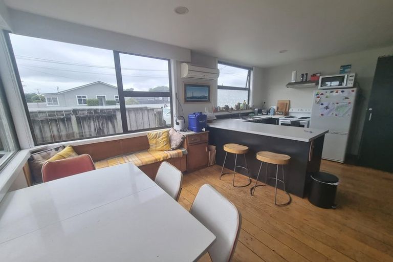 Photo of property in 2 Rainsford Street, Moturoa, New Plymouth, 4310