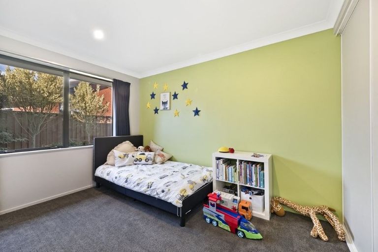 Photo of property in 29 Holbrook Way, Westmorland, Christchurch, 8025