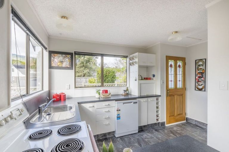 Photo of property in 23 Kanawa Street, Waikanae, 5036