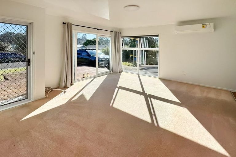 Photo of property in 80 Riverpark Crescent, Henderson, Auckland, 0610