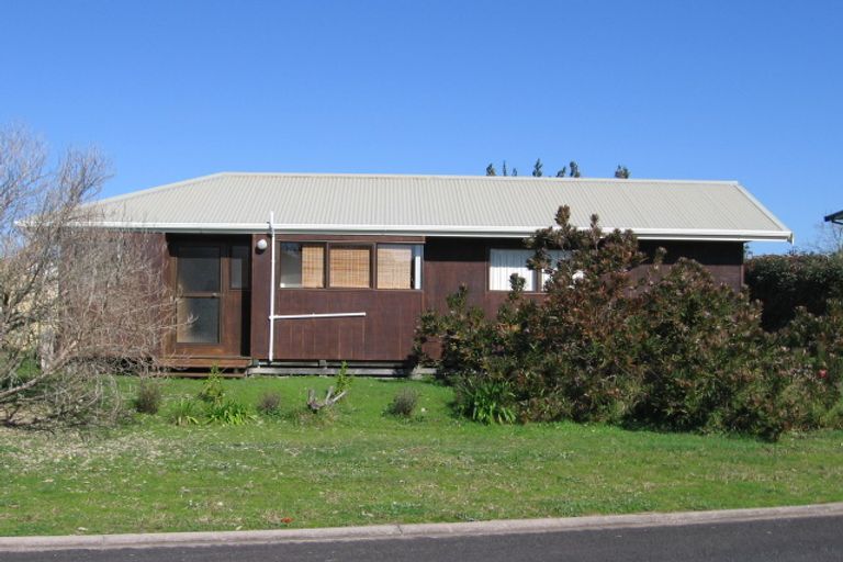 Photo of property in 13 Oyster Drive, Cooks Beach, Whitianga, 3591