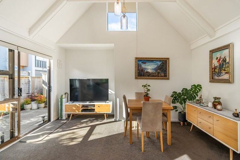 Photo of property in 4/5a Bloomfield Terrace, Hutt Central, Lower Hutt, 5010