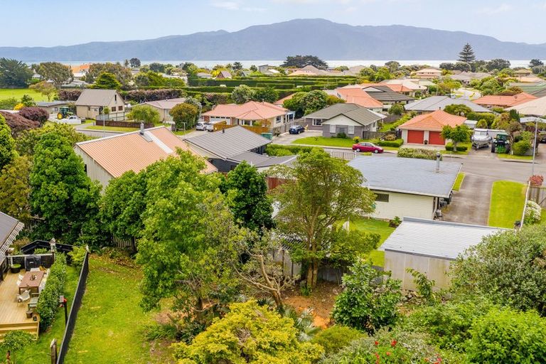 Photo of property in 1a Martin Road, Paraparaumu Beach, Paraparaumu, 5032