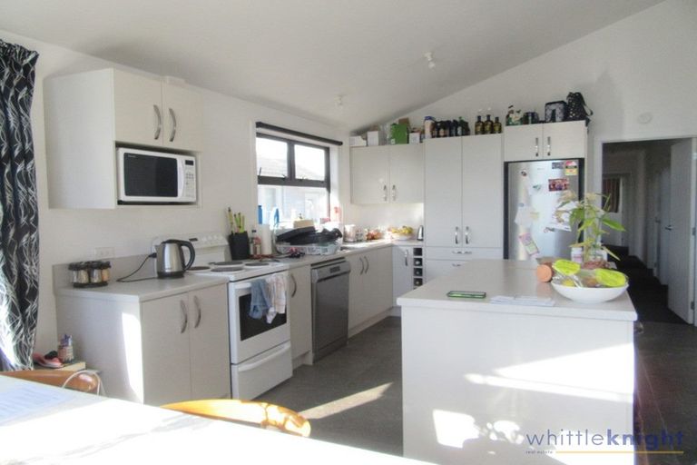 Photo of property in 77 Peverel Street, Riccarton, Christchurch, 8041