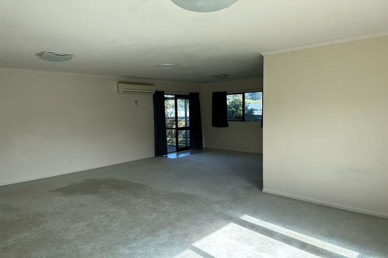 Photo of property in 14a Mexted Terrace, Tawa, Wellington, 5028