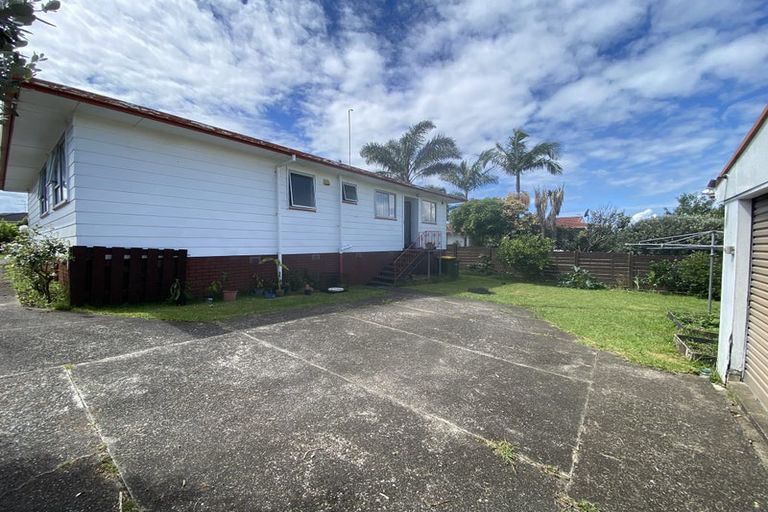 Photo of property in 60 Casuarina Road, Half Moon Bay, Auckland, 2012