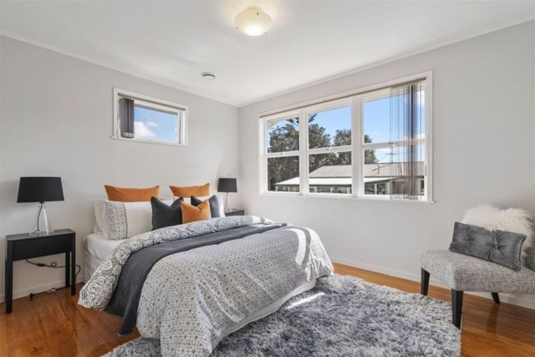 Photo of property in 17 Thomas Avenue, Te Atatu Peninsula, Auckland, 0610