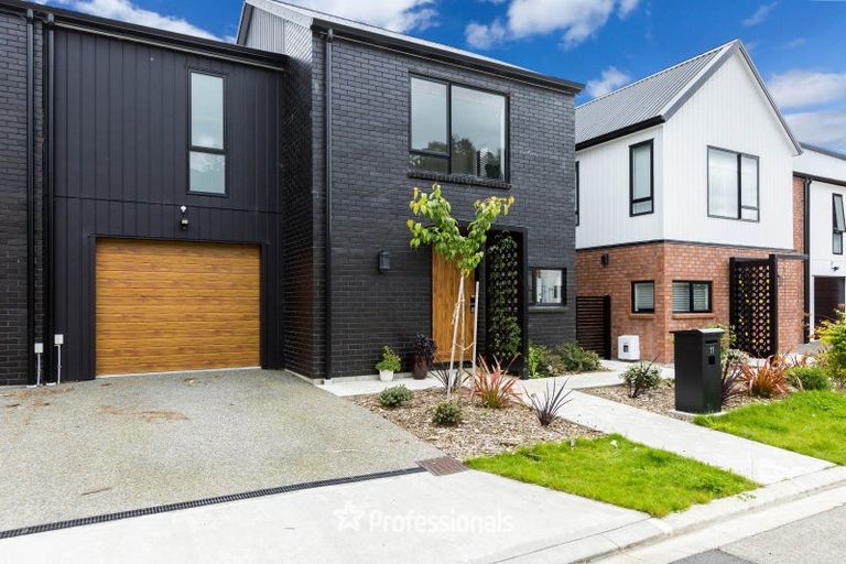 Photo of property in 11 Reakes Crescent, Wallaceville, Upper Hutt, 5018