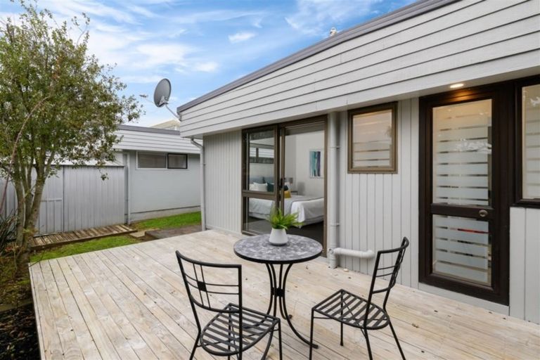 Photo of property in 85 Sunderlands Road, Bucklands Beach, Auckland, 2012