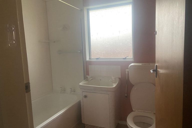 Photo of property in 2 Garnet Grove, Birchville, Upper Hutt, 5018