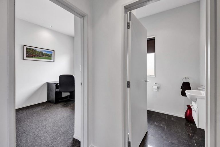 Photo of property in 188 Heta Road, Highlands Park, New Plymouth, 4312