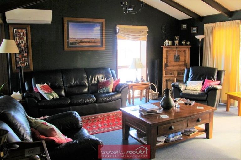 Photo of property in 122 Larnach Road, Vauxhall, Dunedin, 9013