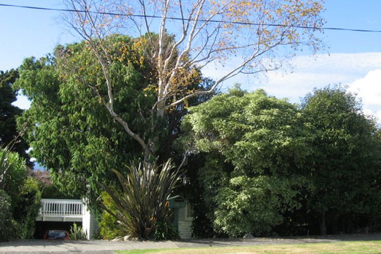 Photo of property in 38 Dowling Grove, Silverstream, Upper Hutt, 5019