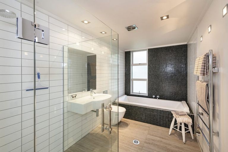 Photo of property in 10 Bridgewater Terrace, Albert Town, Wanaka, 9305