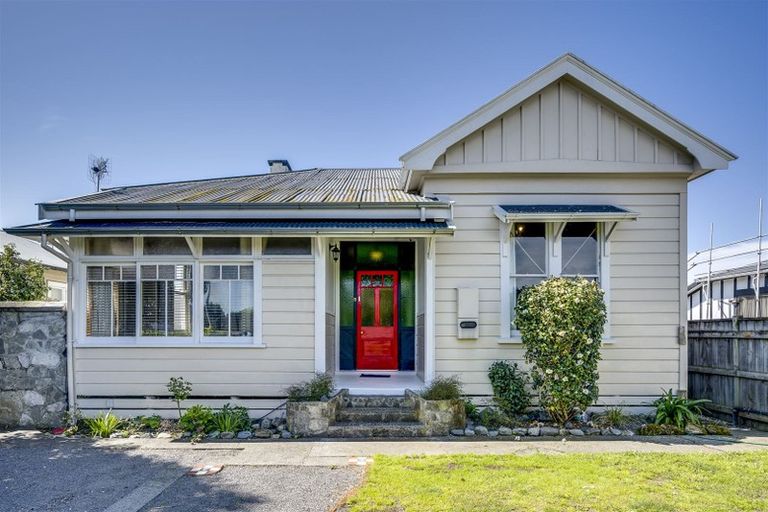 Photo of property in 705 Saint Aubyn Street West, Saint Leonards, Hastings, 4120