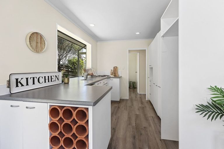 Photo of property in 1 Mervyn Place, Plimmerton, Porirua, 5026