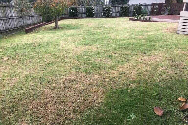 Photo of property in 6 Jim Rhind Place, Pahurehure, Papakura, 2113