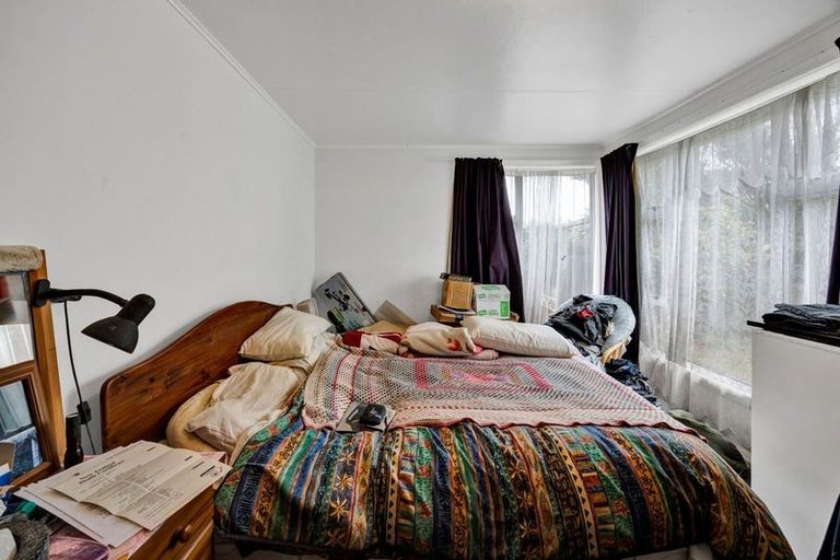 Photo of property in 12 Railway Street, Eltham, 4322