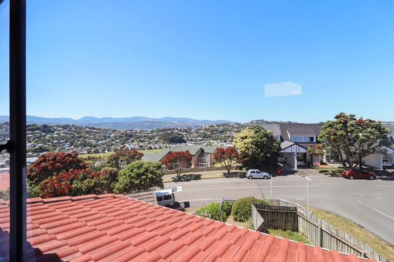 Photo of property in 2 Kaikoura Street, Maupuia, Wellington, 6022