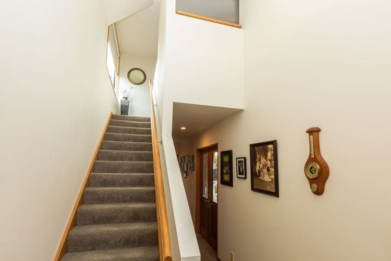 Photo of property in 9 Clyde Road, Upper Riccarton, Christchurch, 8041