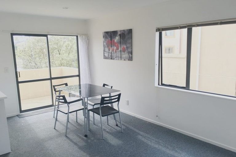 Photo of property in 27/8 Margan Avenue, New Lynn, Auckland, 0600