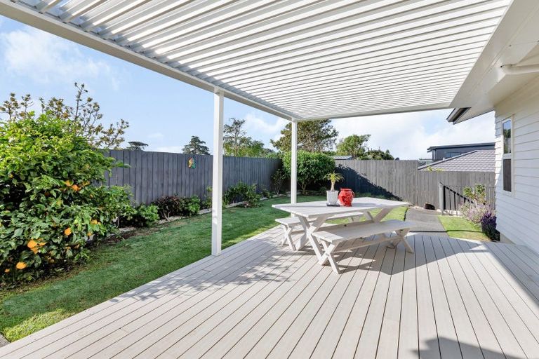 Photo of property in 28 Stace Hopper Drive, One Tree Point, 0118