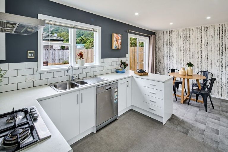 Photo of property in 7 Whakataki Grove, Waiwhetu, Lower Hutt, 5010