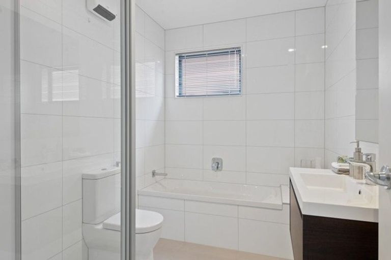 Photo of property in 25 Orona Place, Takanini, 2112