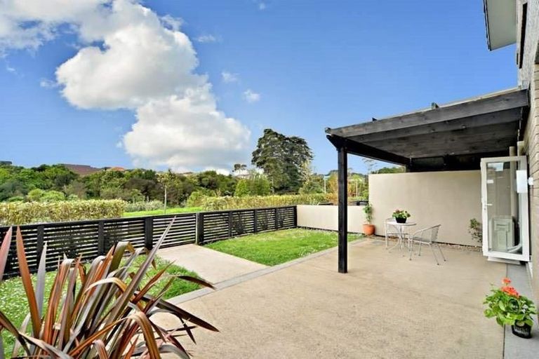 Photo of property in 2/10 Salford Crescent, Flat Bush, Auckland, 2019