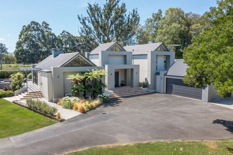 Photo of property in 105 Gladstone Road South, Dalmore, Dunedin, 9010