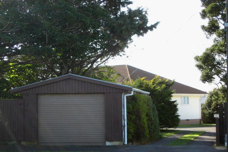 Photo of property in 16 Glen Almond Street, New Plymouth, 4310