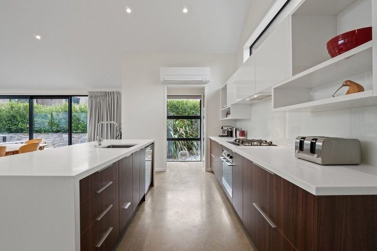 Photo of property in 35 Jacks Point Rise, Jacks Point, Queenstown, 9371