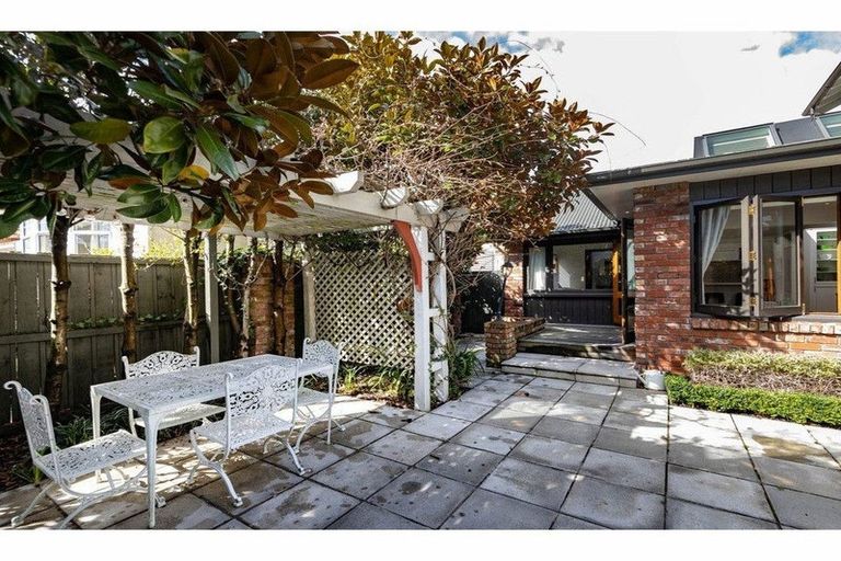 Photo of property in 6 Bishop Street, St Albans, Christchurch, 8014