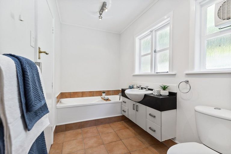 Photo of property in 17 Volga Street, Island Bay, Wellington, 6023