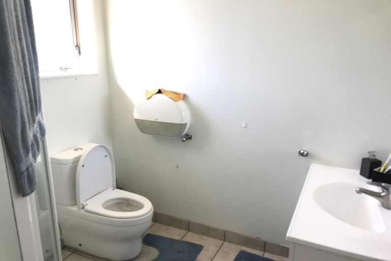 Photo of property in 48 Castlefinn Drive, Weymouth, Auckland, 2103