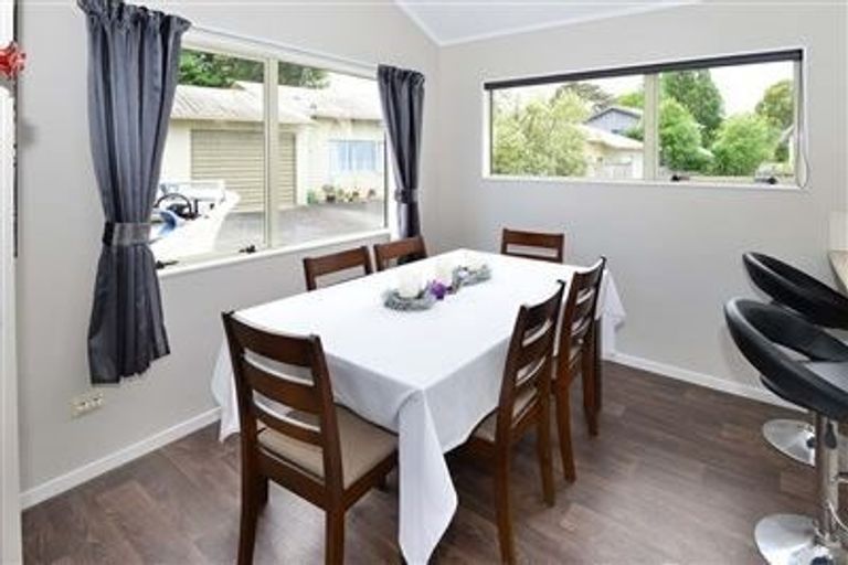 Photo of property in 3/372 Whangaparaoa Road, Stanmore Bay, Whangaparaoa, 0932