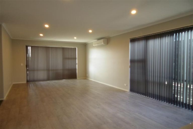 Photo of property in 14 Waiarohia Place, Hobsonville, Auckland, 0616