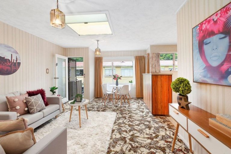 Photo of property in 10/171 Queens Drive, Lyall Bay, Wellington, 6022