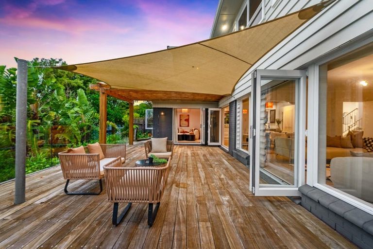 Photo of property in 90 Exmouth Road, Northcote, Auckland, 0627
