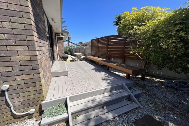 Photo of property in 2/1 Thomas Road, Flat Bush, Auckland, 2019
