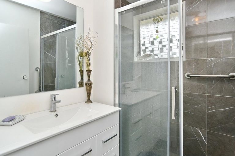 Photo of property in 2/144a Pages Road, Wainoni, Christchurch, 8061