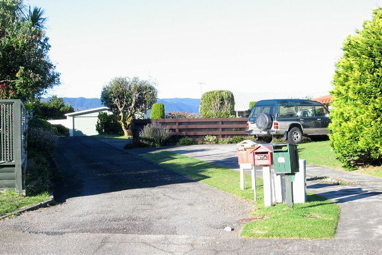 Photo of property in 27a Frimley Terrace, Waikanae Beach, Waikanae, 5036