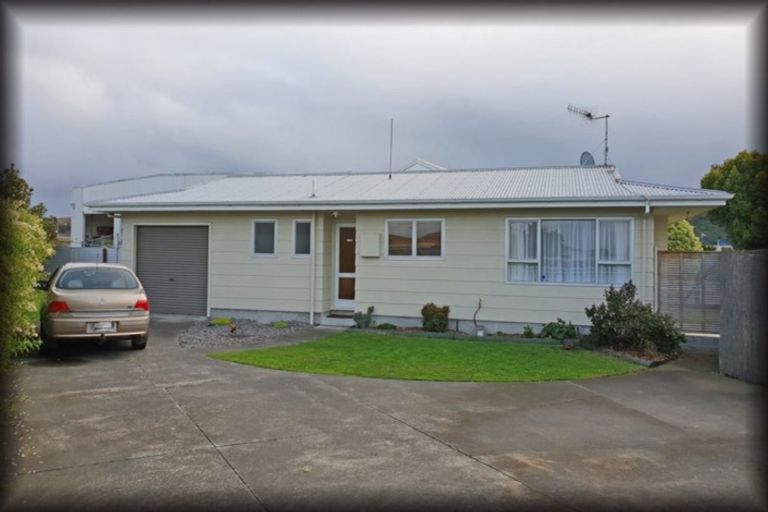 Photo of property in 2/22 Oxford Street, Taradale, Napier, 4112