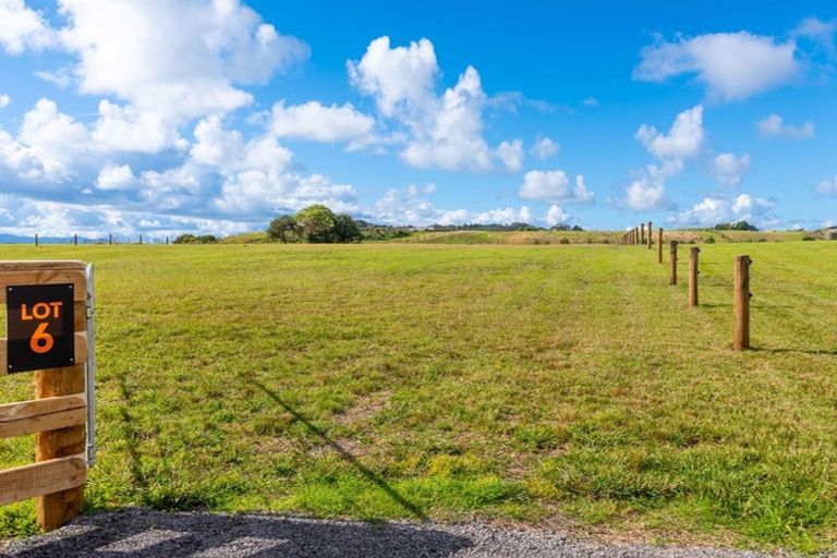 Photo of property in 16 Koutu Point Road, Opononi, Kaikohe, 0473