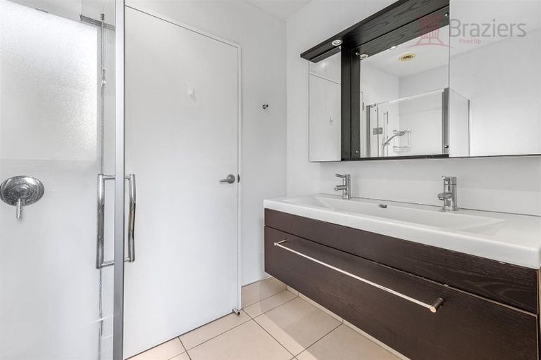 Photo of property in 29 Straven Road, Riccarton, Christchurch, 8011